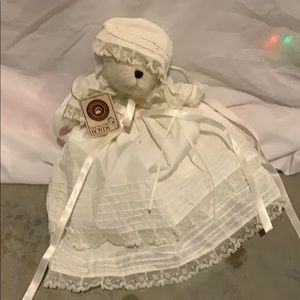 Boyd’s bear. Collectible. Retired.